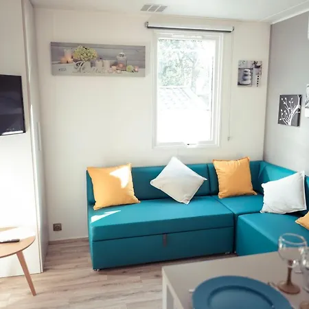 Revees Pour 8 Personnes A Oasis Village Campsite *