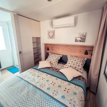 Revees Pour 8 Personnes A Oasis Village Puget-sur Argens