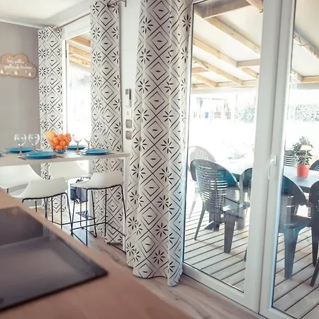 Revees Pour 8 Personnes A Oasis Village * Puget-sur Argens
